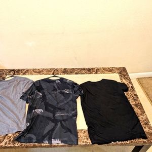 I'm selling used shirts.